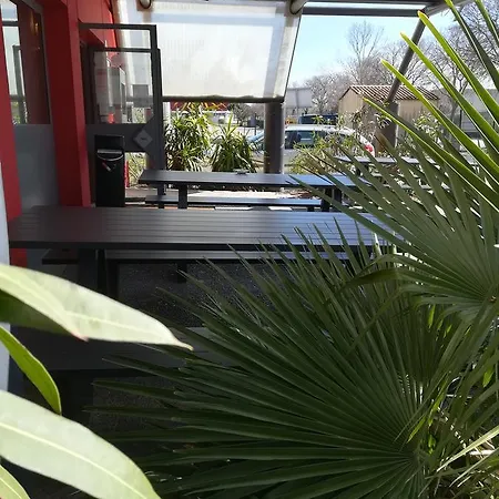 Hotel Hotelf1 Centre Courtine Gare Tgv *